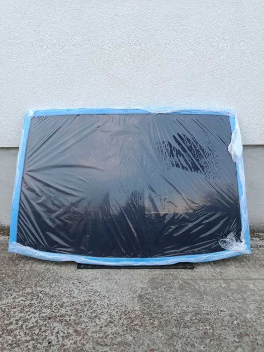 Скло центральна панорама Tesla model 3