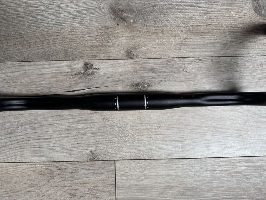 Kierownica gravel bikepacking Focus JD RA85 44cm flara