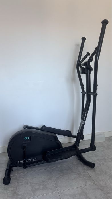 Elliptical Machine for Physical Exercise64737707256450121