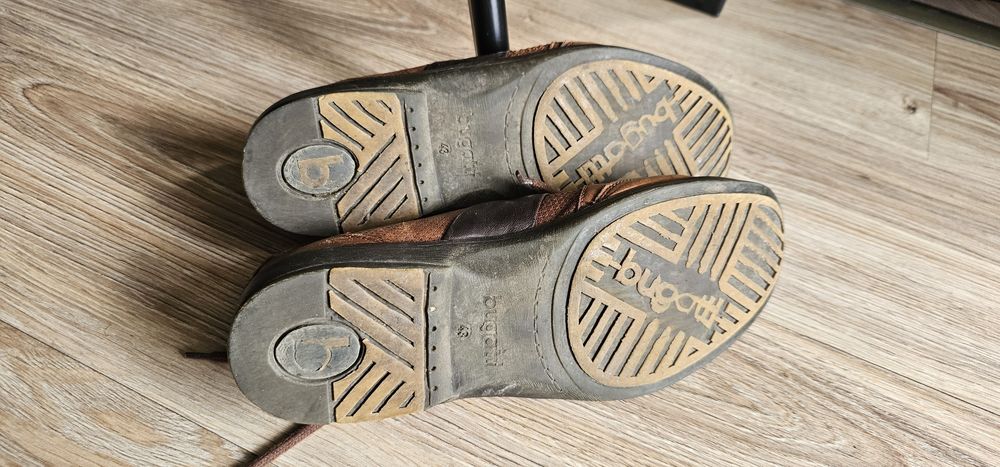 Bugatti skórzane męskie buty rozmiar 43 wkładka 28,5cm używane