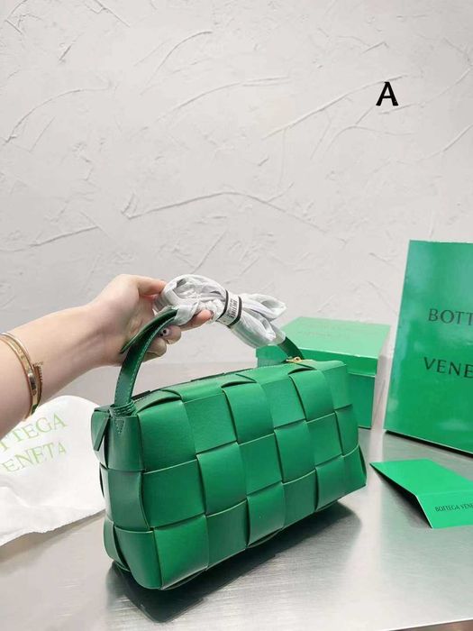 Bolsa feminina em couro C-200232