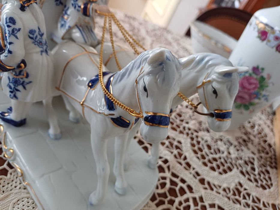 Peça decorativa em porcelana