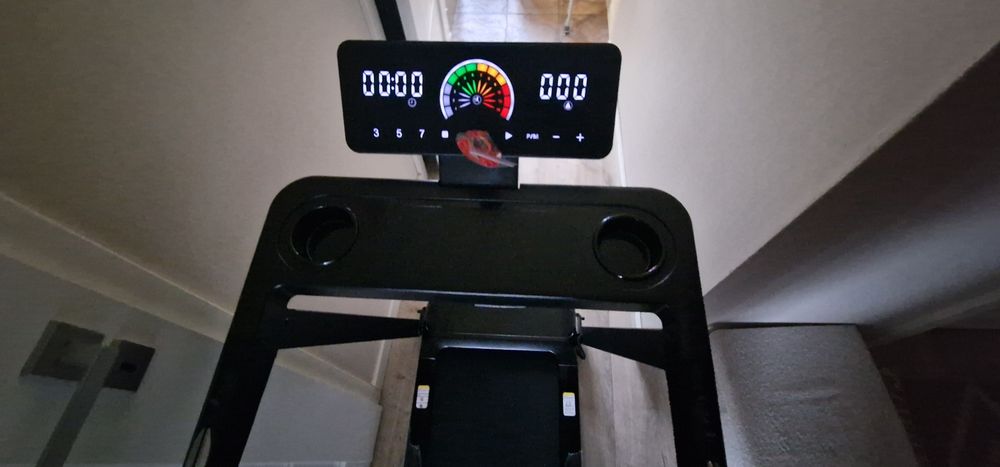 Bieżnia Udzwig 180 kg 3.5 HP15%nachylenie 14km/h czujnik tętna