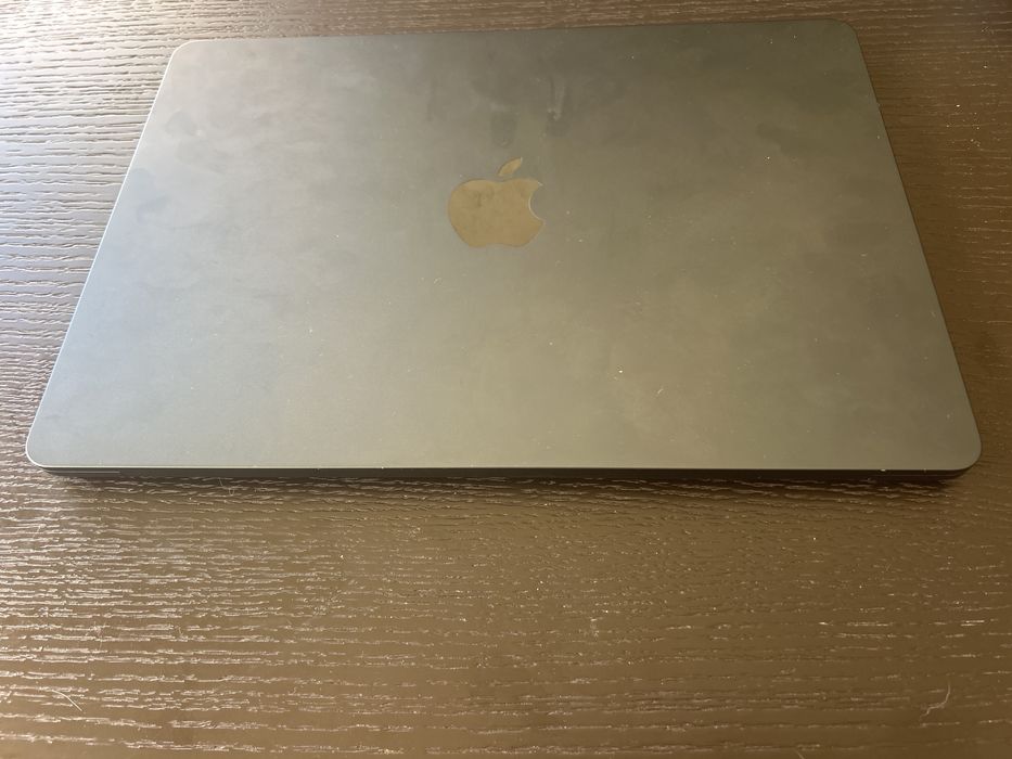 Apple Macbook M2
