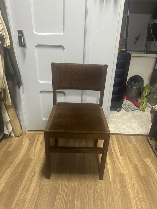 Cadeiras de madeira macica como novas