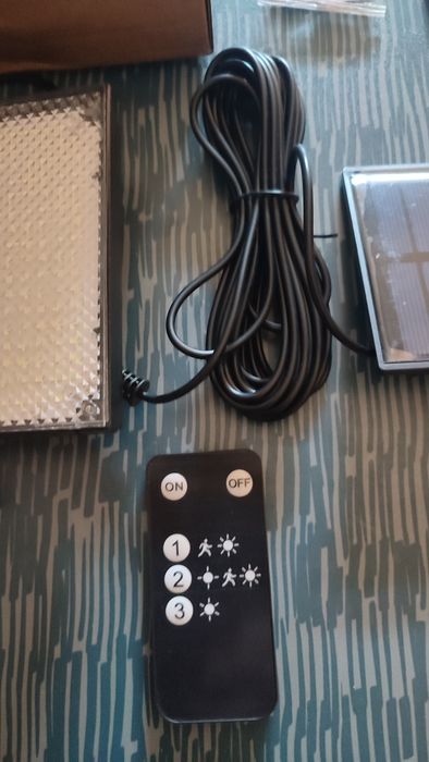 Luz 400 led solar