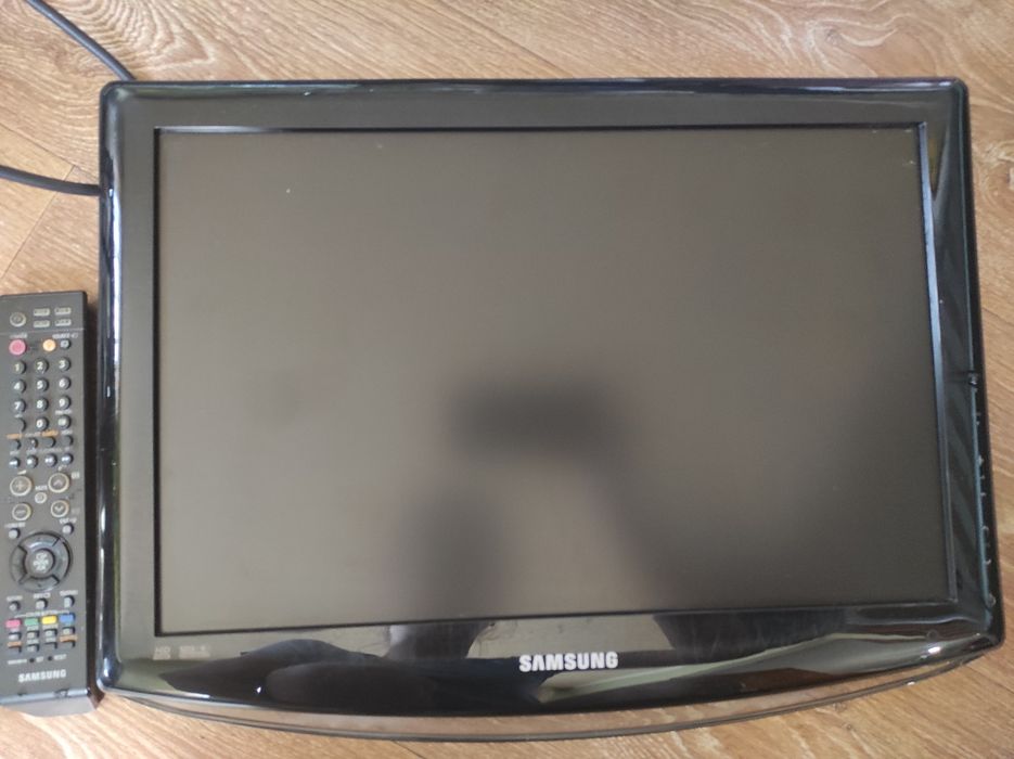 Телевизор Samsung LE19R86BD
