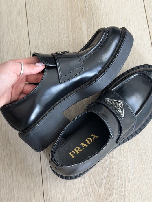 Skórzane loafersy Prada, rozmiar 38 (24 cm)