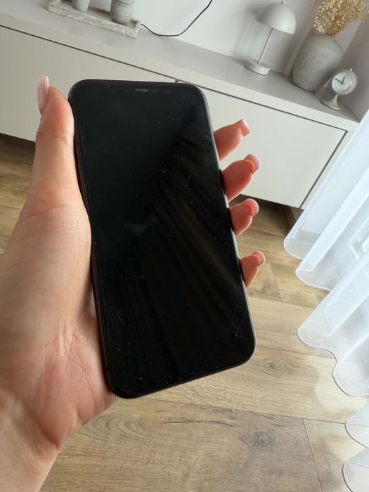 Iphone 11 64gb  kondycja 75%