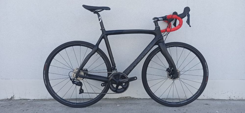 PINARELLO RAZHA DISC, Shimano 105(hydraulika/sztywne osie), Rozmiar 54