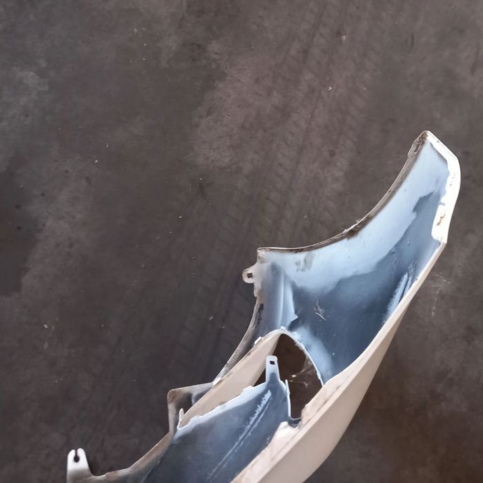 Para choques frente toyota yaris hybrid 2011 - 2020