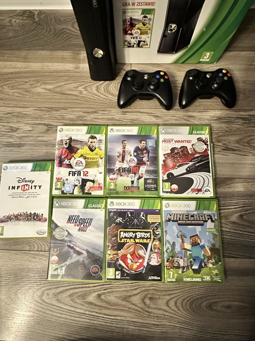 Konsola XBOX 360 + 2 pady + gry