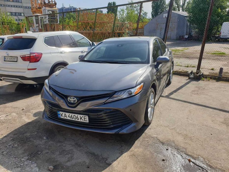 Оренда авто Toyota Camry 70 Hybrid | Київ