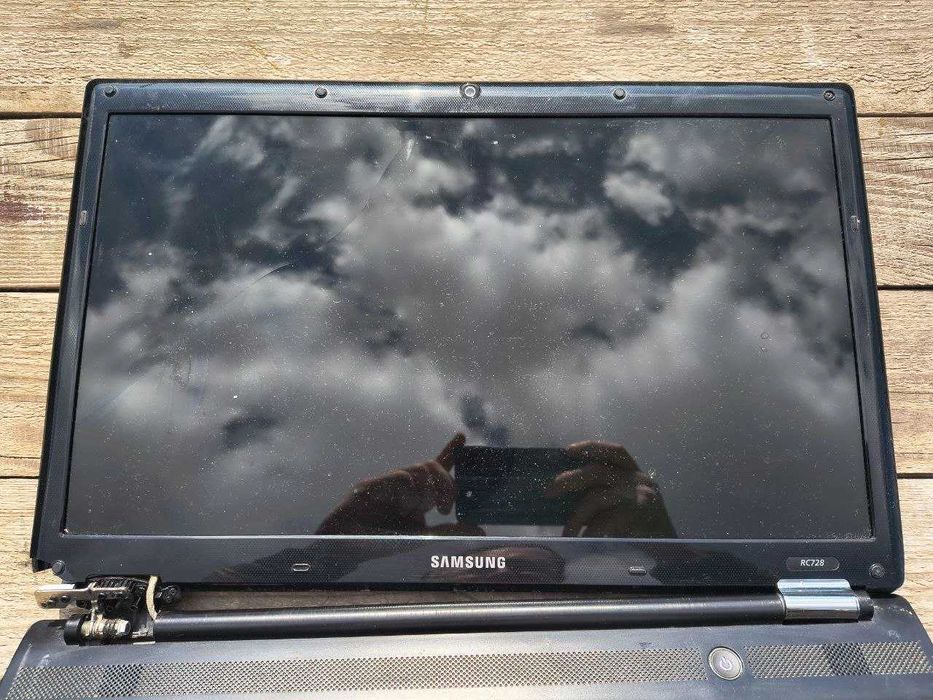 Робочій на запчастини Ноутбук Samsung RC728 (NP-RC728-S01UA) Black