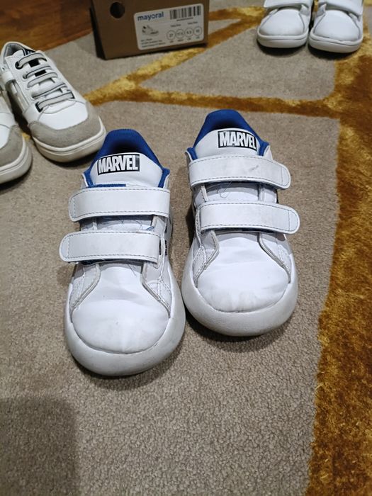 Sapatilha Adidas tamanho 26