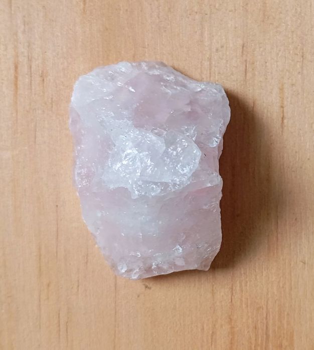 Quartzo rosa bruto.