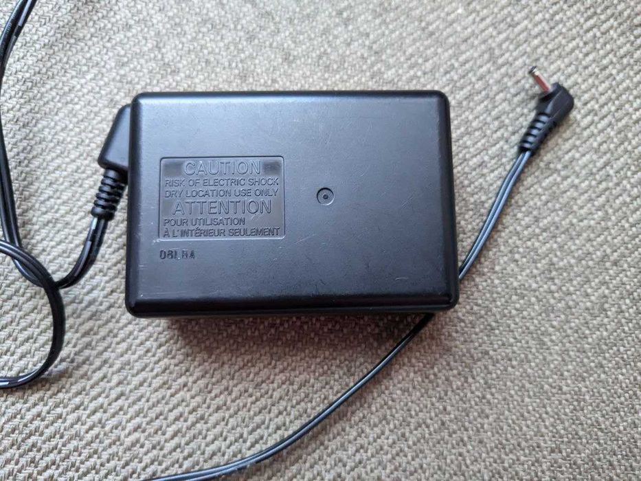Оригинальный блок питания JVC AP-V12EG (11V) для видеокамер