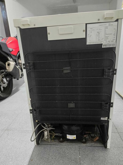 Arca congeladora vertical 4 divisões 85cm altura