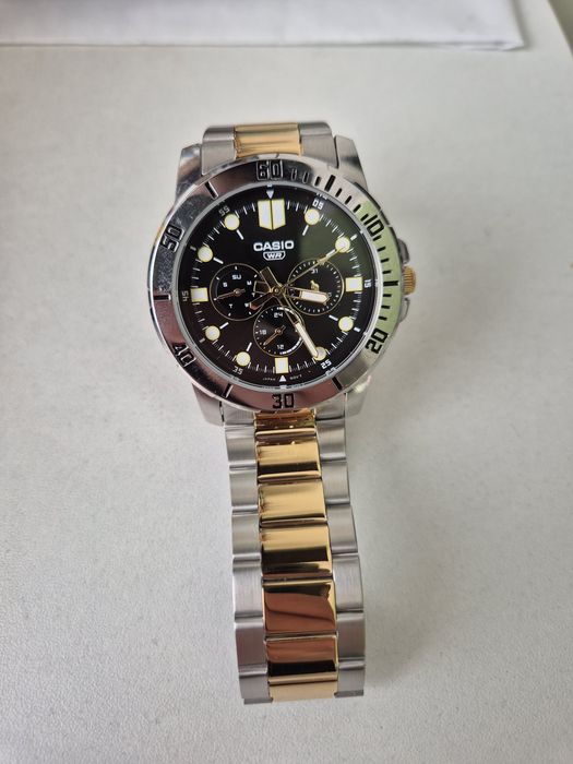 Casio MTP-VD300SG-1EUD Czarny/Złoty, komplet pudełko, bardzo dobry stan