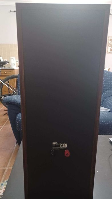 Par de Colunas KEF C40