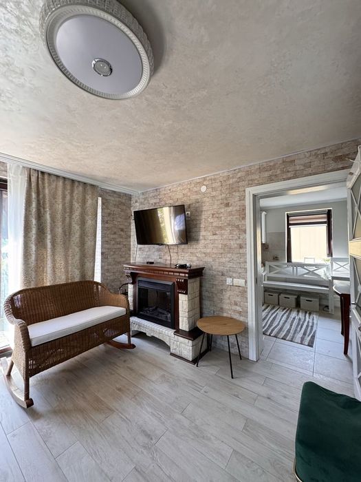 Власний будинок з басейном