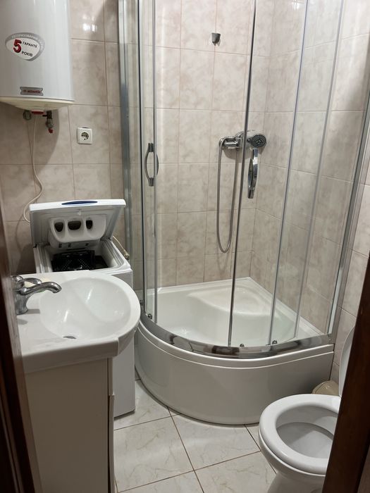 Здається 2-кімнатна квартира. Подобово