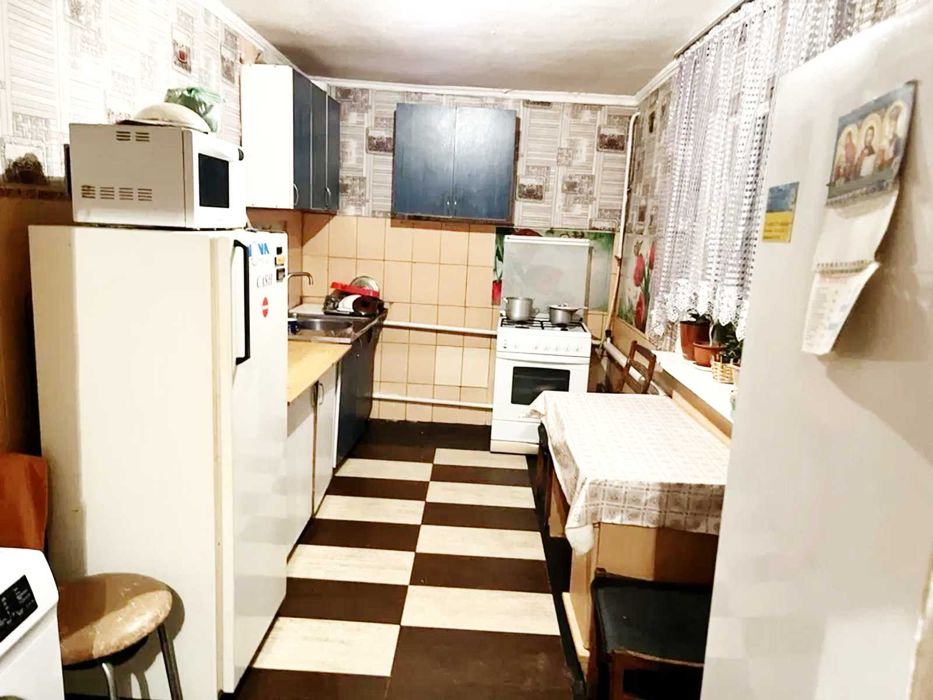 Продам будинок с.Липівка.Газ пічка санвузол погріб,літня кухня