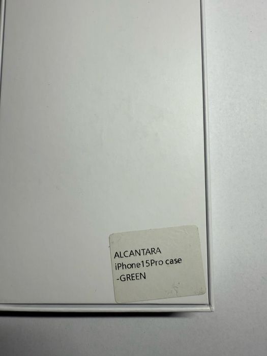 Case na iphone 15 pro z alkantary Nobleskin zielony