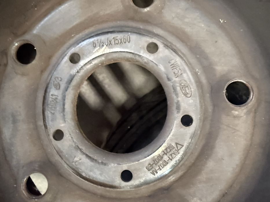 Felgi stalowe oryginalne  Ford Transit 6 1/2 Jx15x60 cena za dwie sztuki