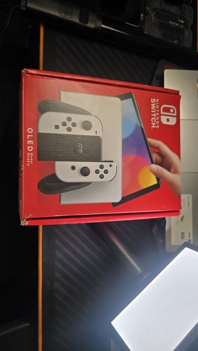 Nintendo Switch OLED Branca - Rigorosamente Nova (Apenas Testada)