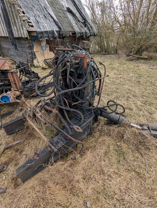 БОРЕКС Запчастини на погрузчик Цилиндр БОРЕКС МТЗ ЮМЗ стріла лапа ковш