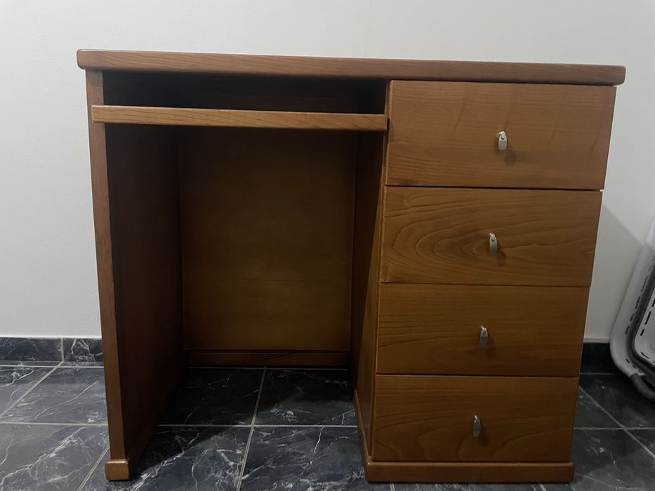 Secretaria como nova