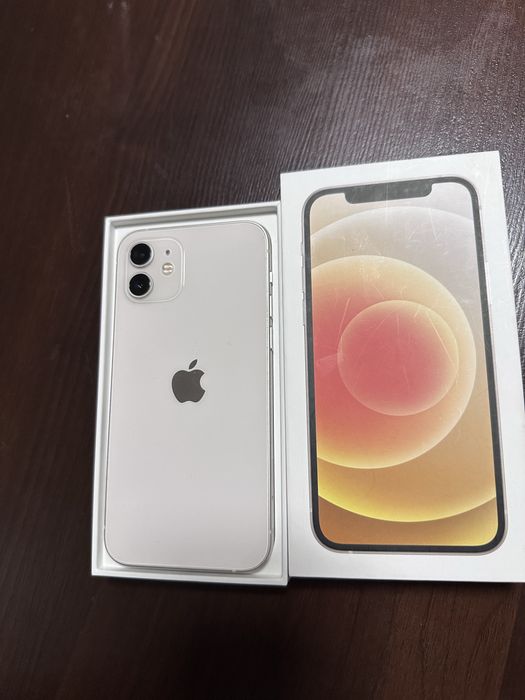 Продам iPhone 12 на 64