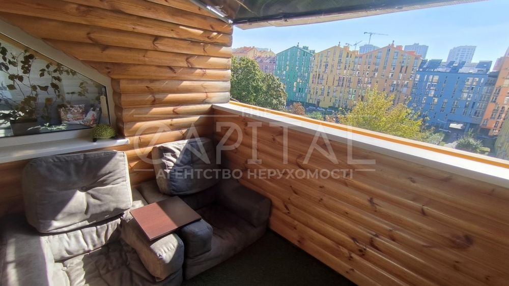 Продаж просторої та затишної 2-кімнатної квартири з мансардою у ЖК Комфорт Таун