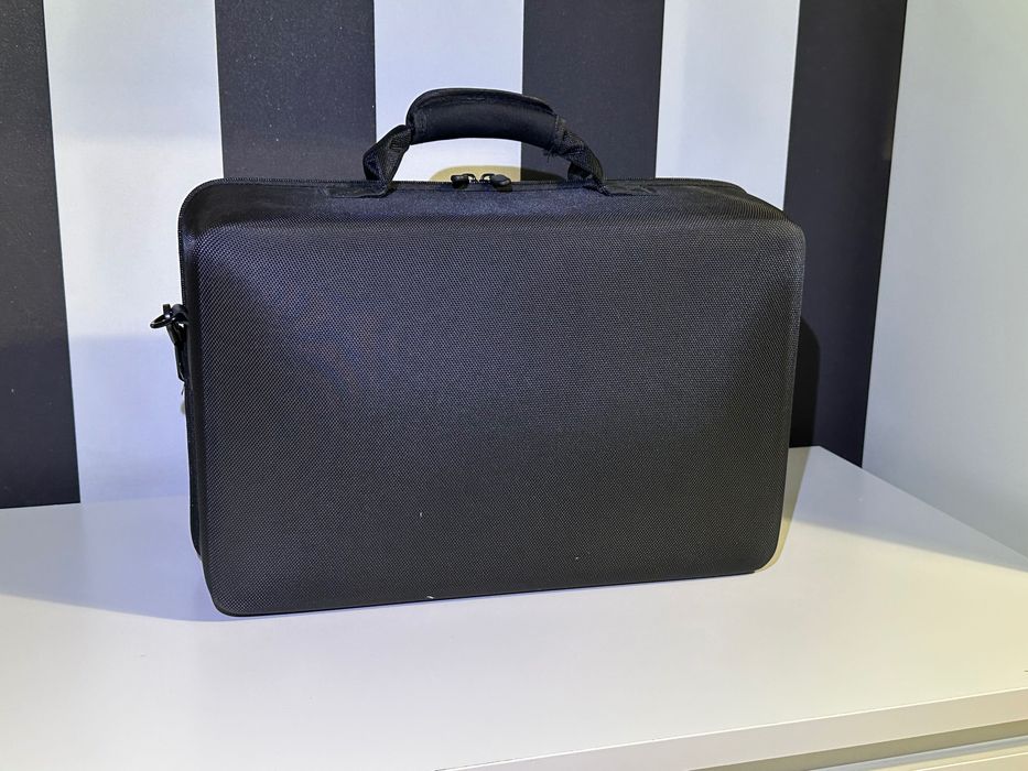 PlayStation 5 875 gb + 2 Pady + Pulse 3D + Etui | Stan Idealny