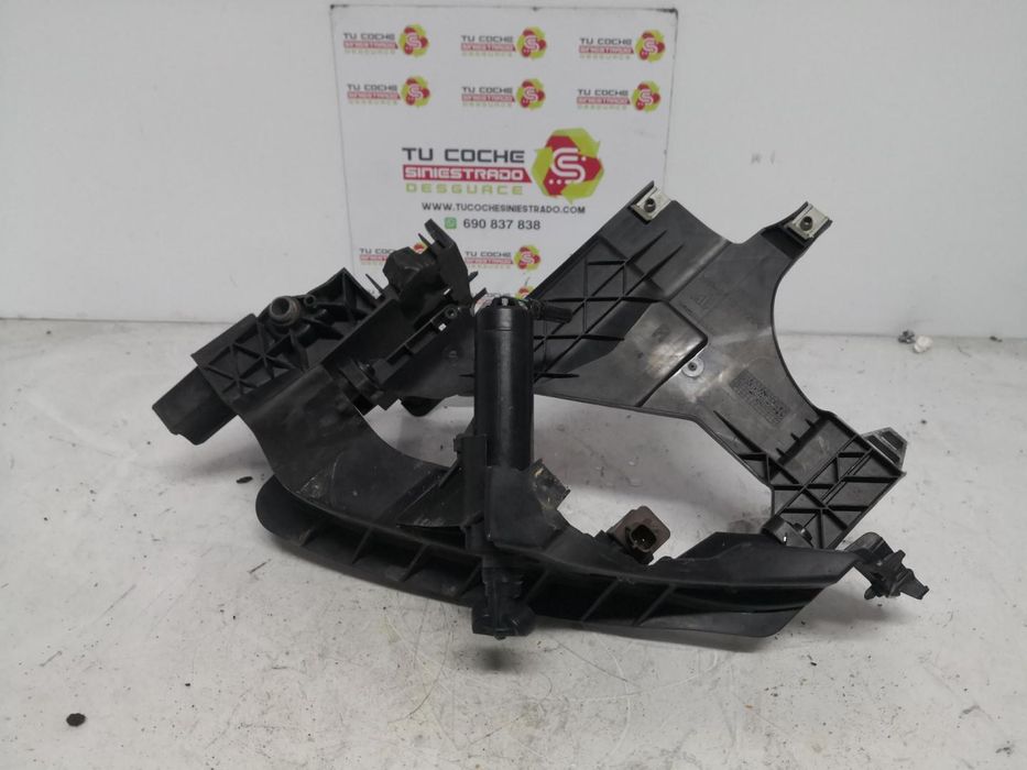 Suporte Farol Direito Audi A4 Berlina 8K2