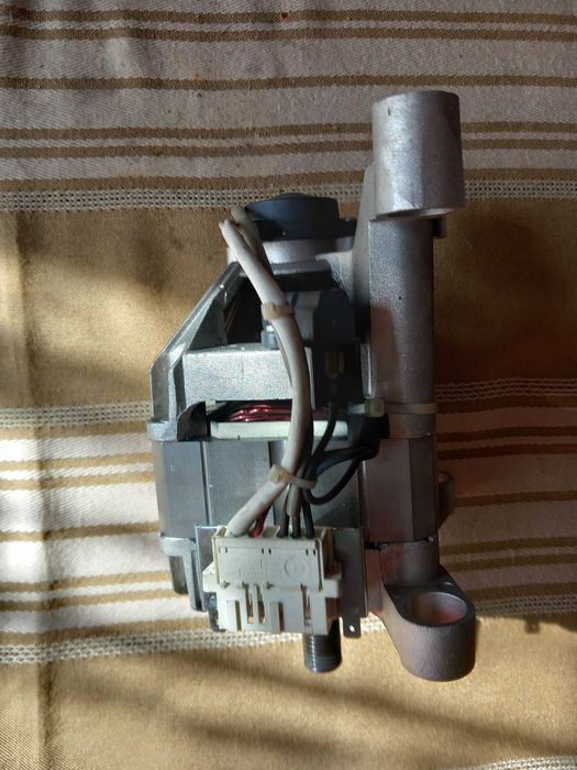 silnik pralki indesit HXGN2I.13