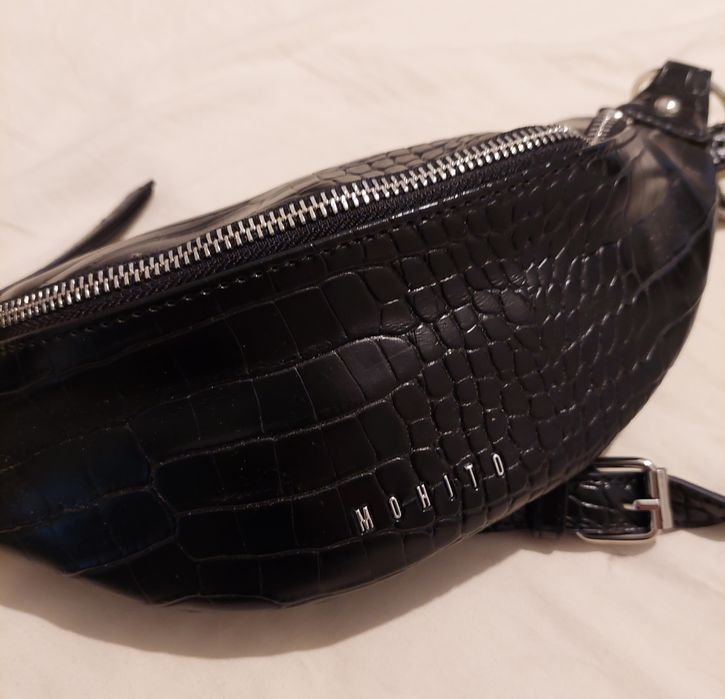 Nowa torebka typu nerka Mohito