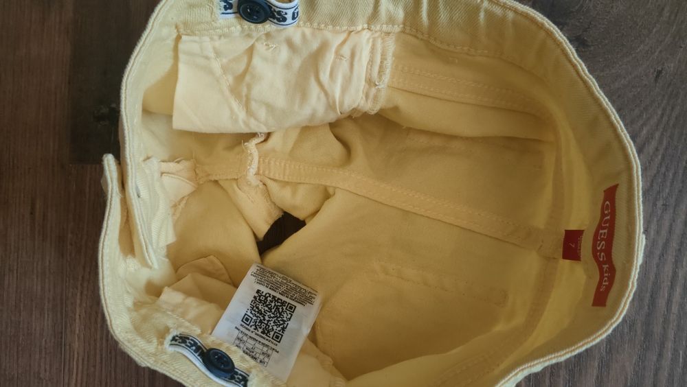 świetne spodenki GUESS kids jak nowe 122/128