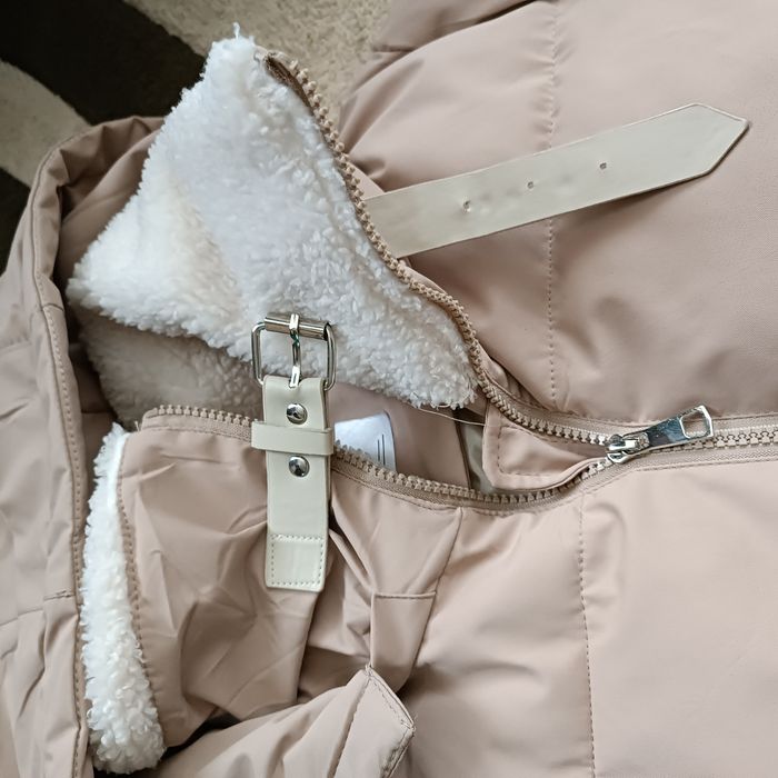 Зимова курточка розмір М ( нова)