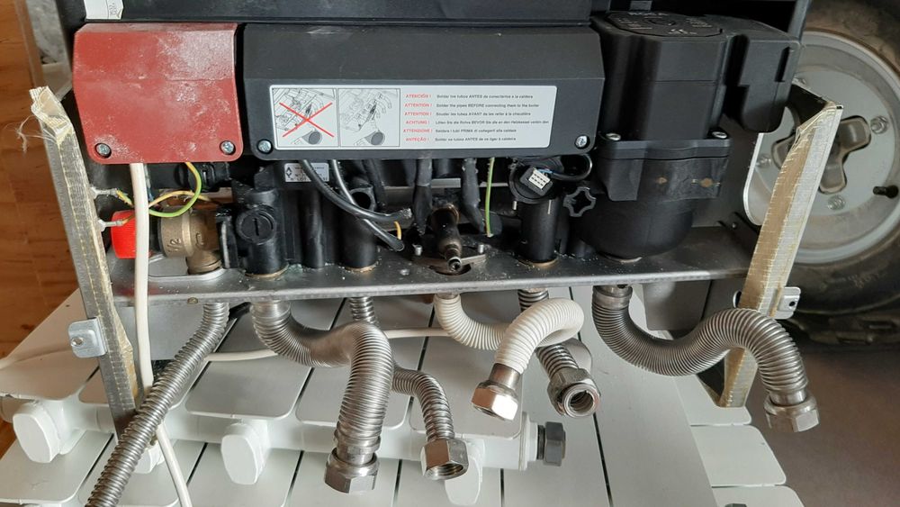 Termoacumulador a gás Roca