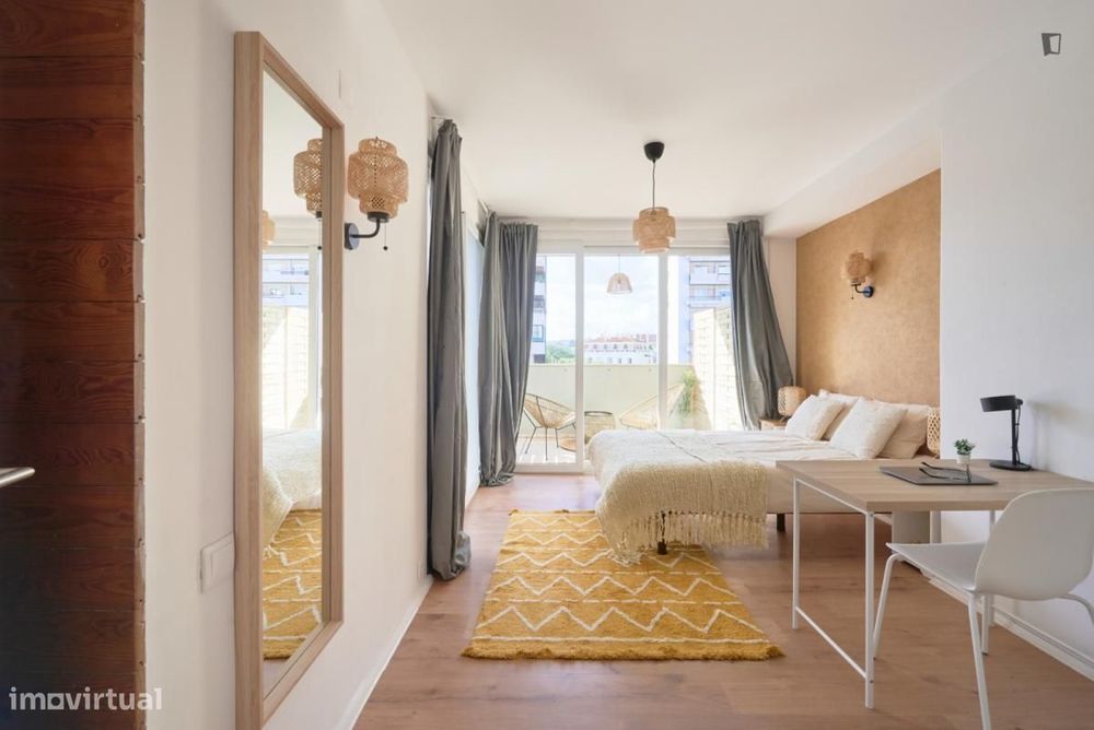 Quarto - localizado em Lapa Lisbon