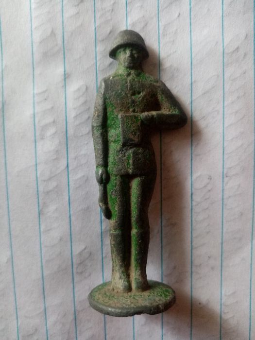 Рідкісний металевий солдатика СРСР