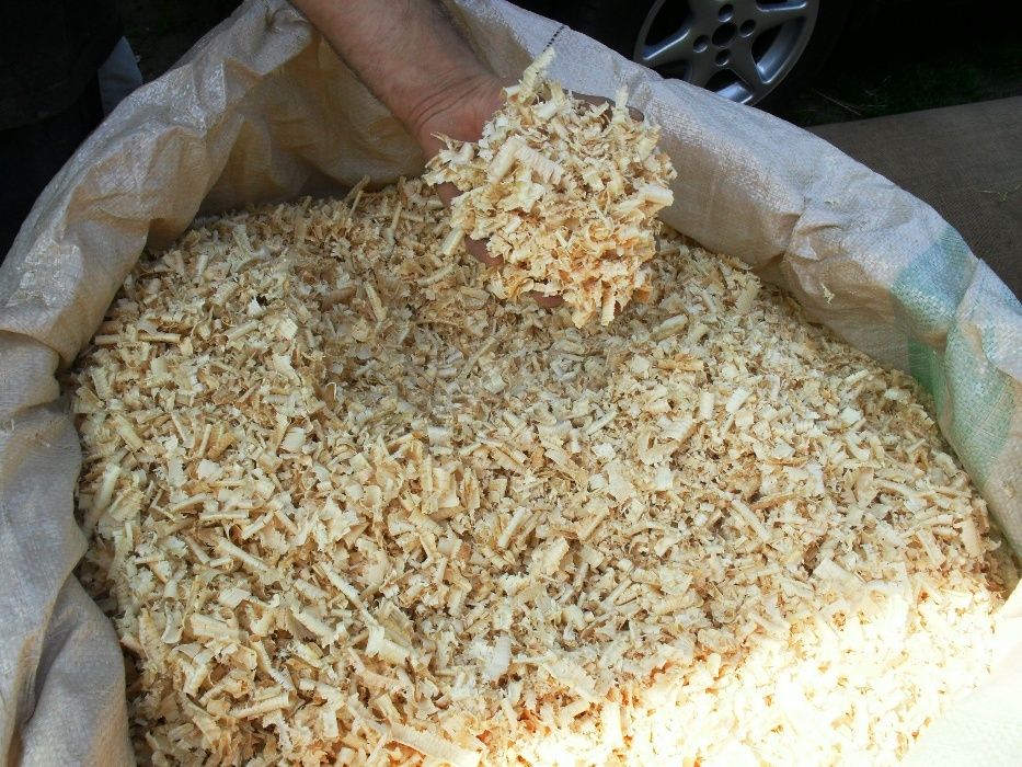 trociny wióry ściółka  suche dodatek do biomasy dla koni  na pellet