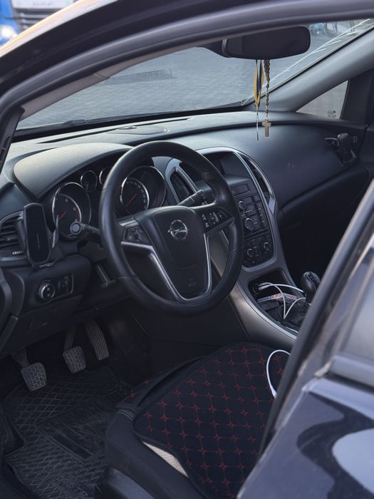 Opel Astra J Hatchback
