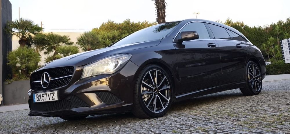 Mercedes CLA 180 D Ano 2016 ( Versao Pack Night )
