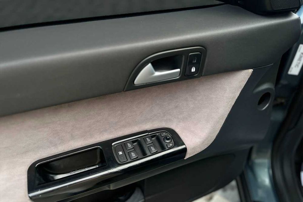 Volvo V50 2004 року