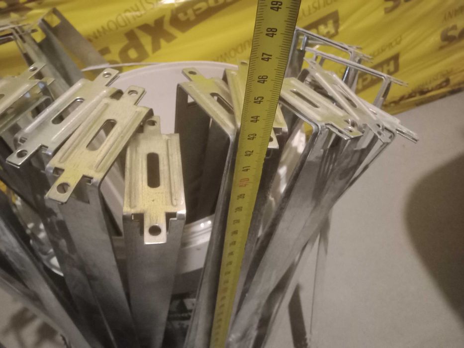 Łączniki i wieszaki do profili