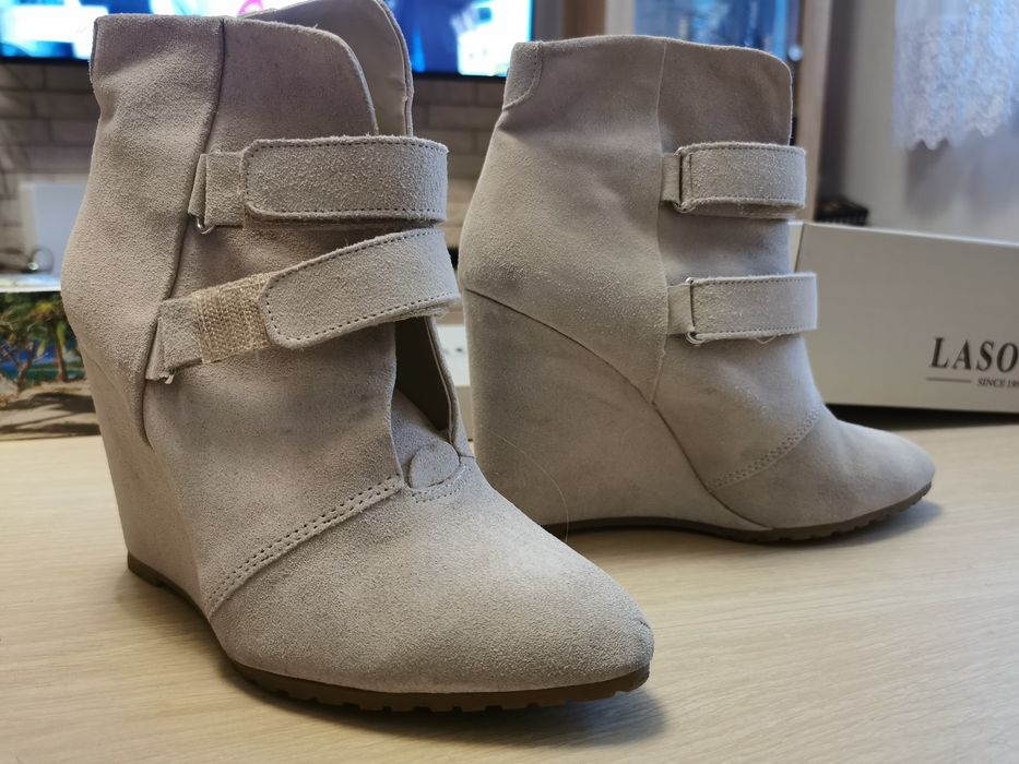 Botki na koturnie roz 38 sztyblety Stradivarius