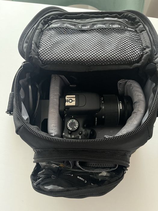 Máquina Fotográfica CANON 550D